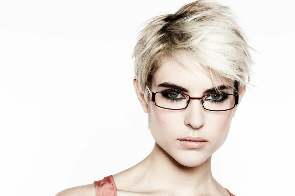 Haarfarbe Und Brille Tipps Fur Den Perfekten Look