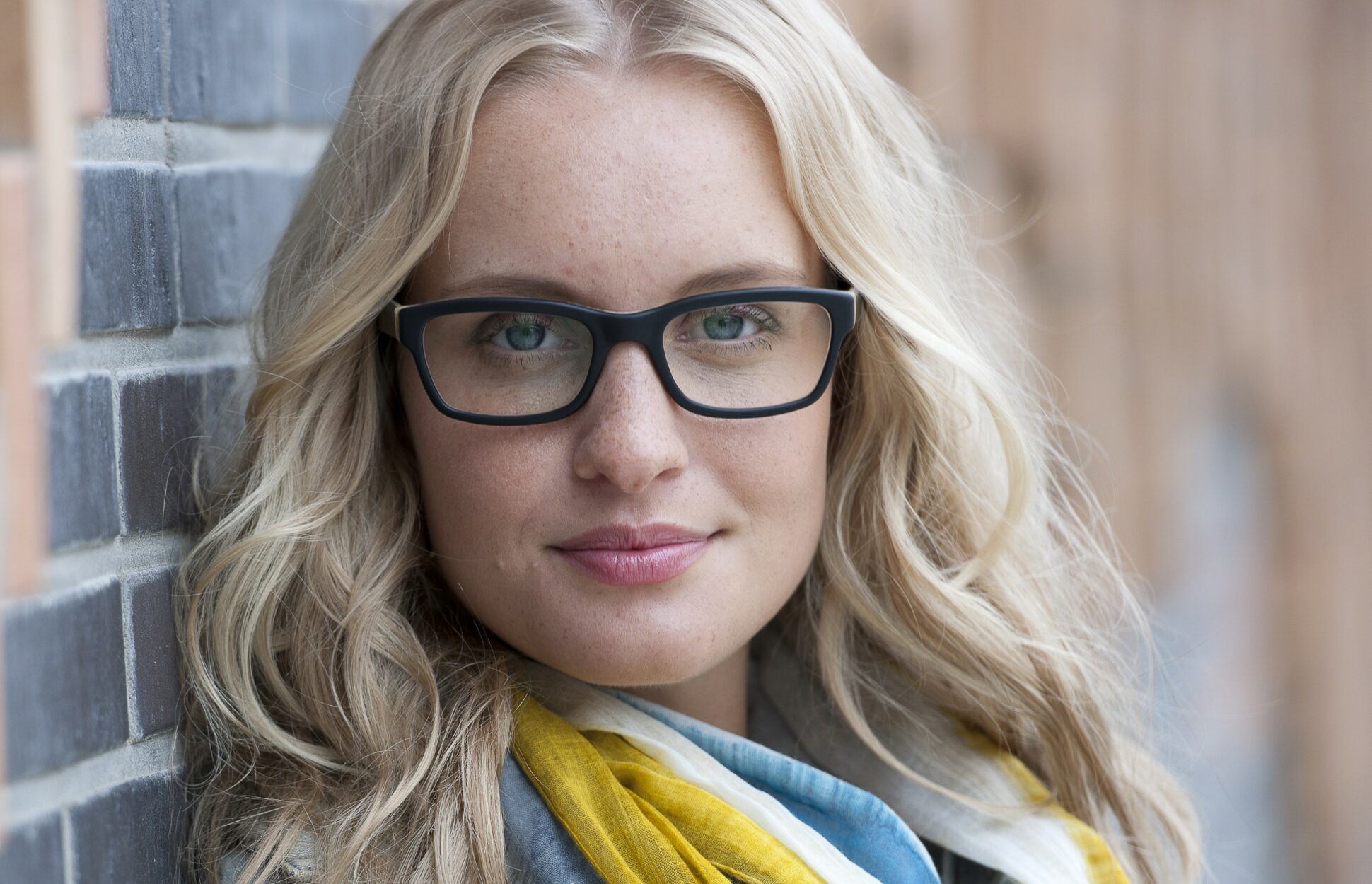Schmales Gesicht: Passende Brille finden - Brillenstyling